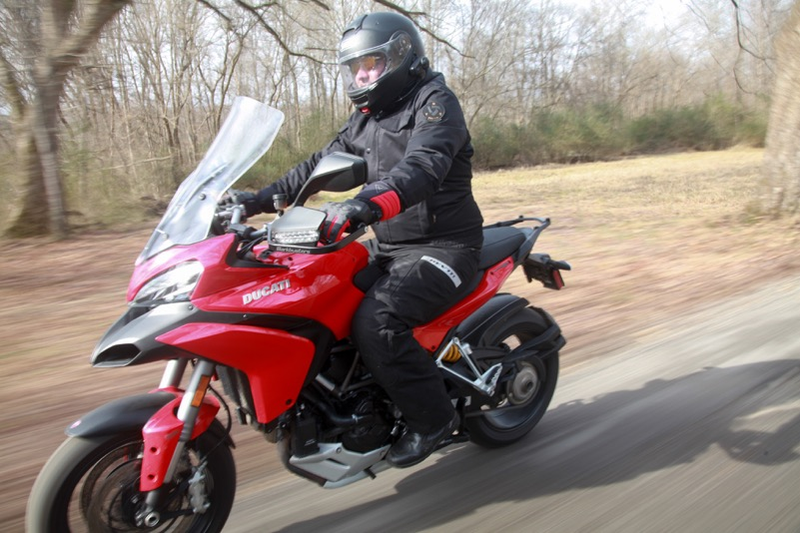 Illustration for article titled How To Make Motorcycling In The Cold Not Suck